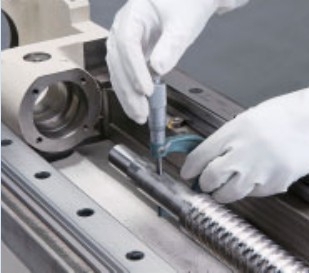 數(shù)控加工中心滾珠絲杠的精度校正